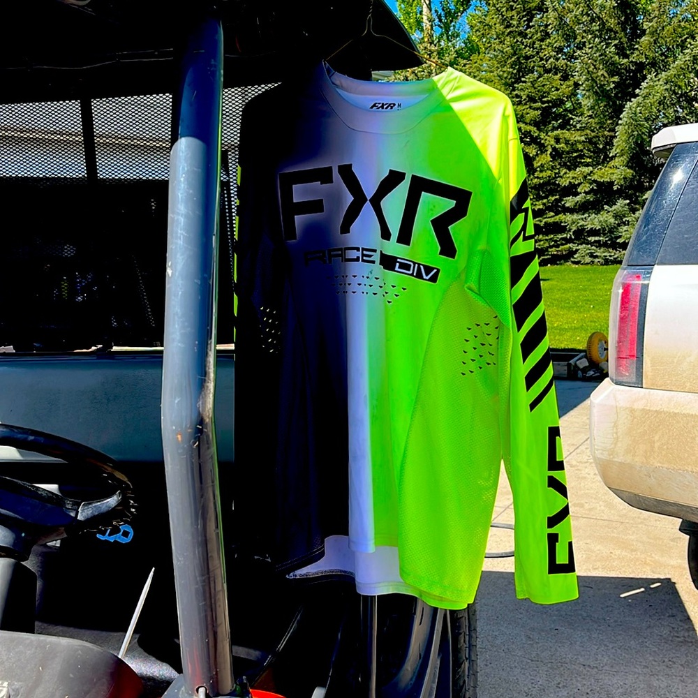 I am selling my for dirbiking jersey. It is a medium. Black and lime green